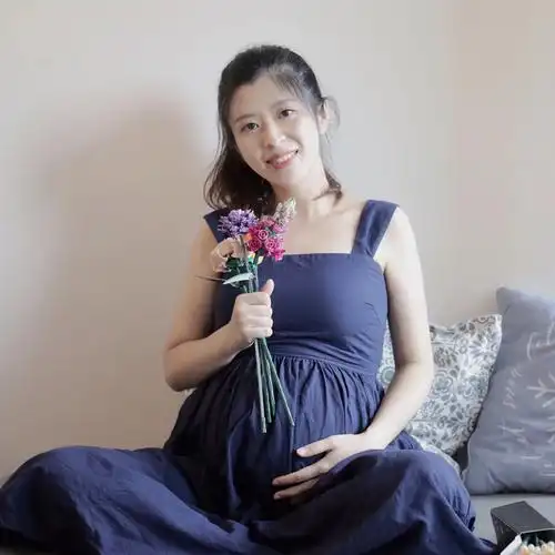 拍流水线般的影楼孕妇照,约上了我怀孕周数差不多的小姐妹一起在家diy