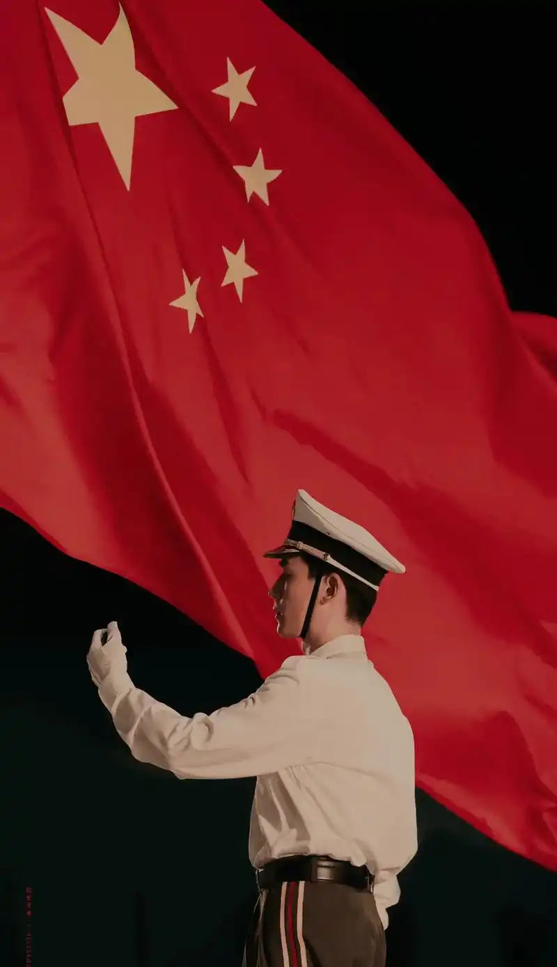 我们生在红旗下#送你一张壁纸 #祖国在我心中 #五星红旗迎风 - 抖音