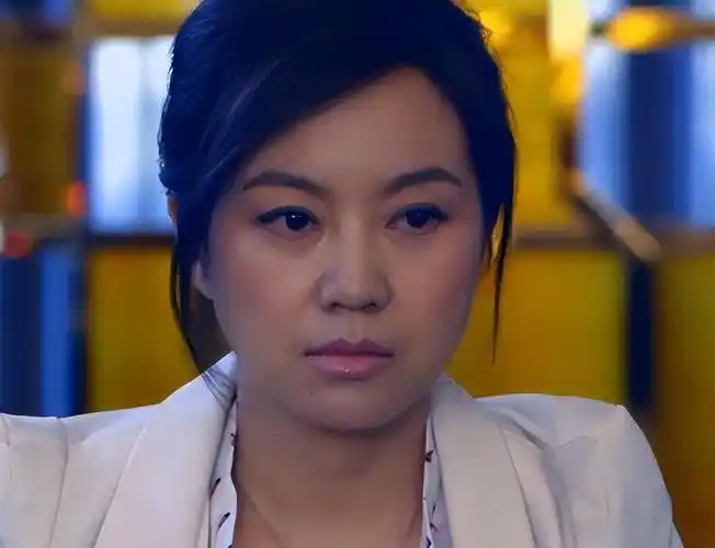 18年前,宁愿净身出户也要与闫妮离婚的邹伟,如今过的如何?