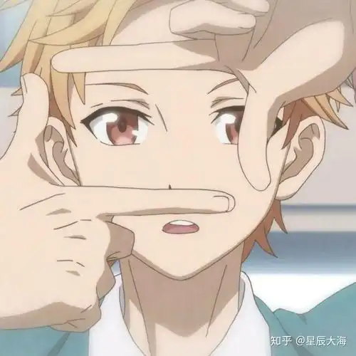 求一张动漫图,男生用手比相机,拍一个在树下的女生,前几天在知乎上