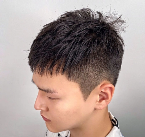 年底男生发型这样剪越剪越帅气时尚又减龄
