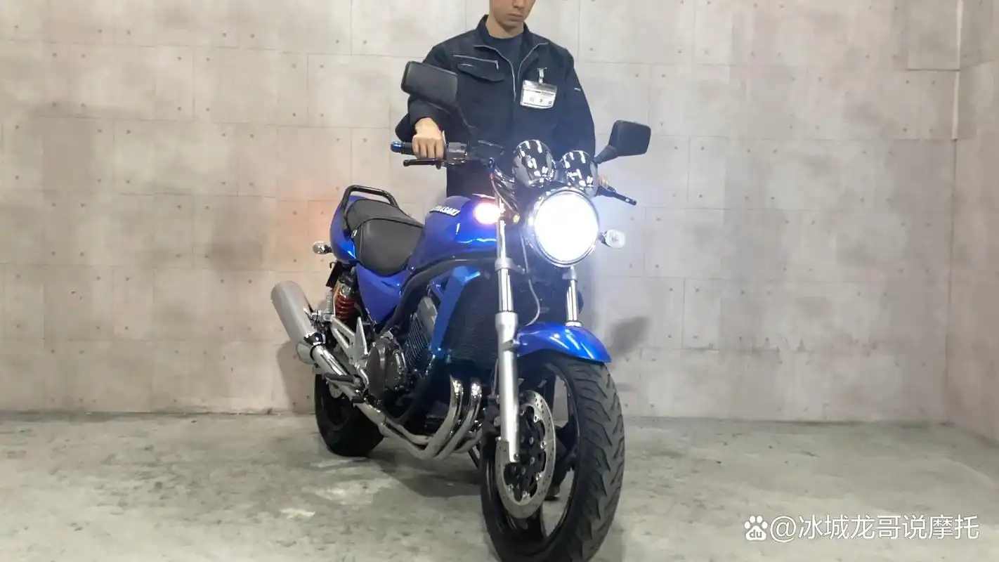 川崎经典250街车,不止于复古,更胜在性能