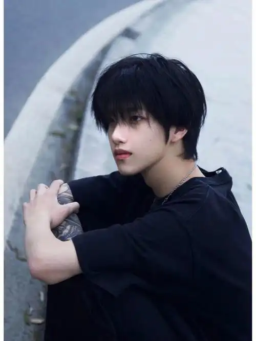 男生发型长碎盖