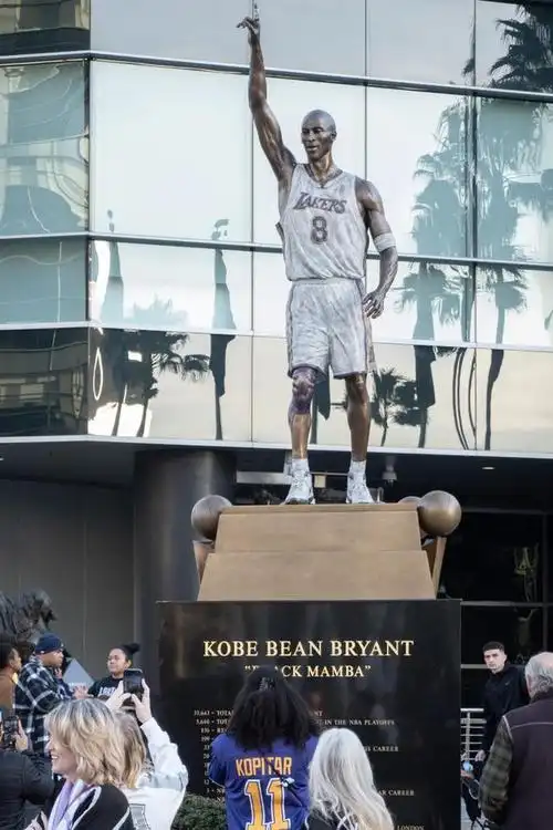 致敬科比布莱恩特nba职业生涯的24个经典时刻