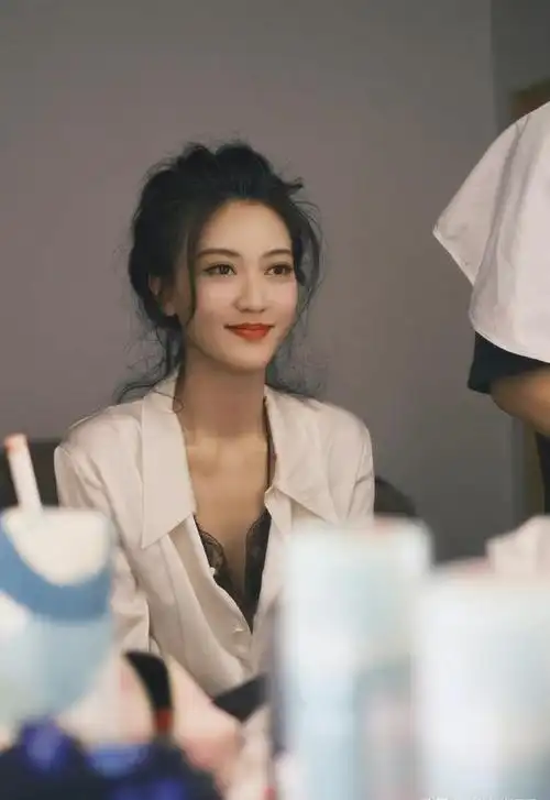 5位被名字"拖后腿"走红的女星:以为取得有个性,实则拗口又难