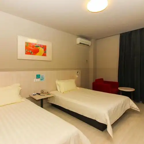 南湖北路附近宾馆