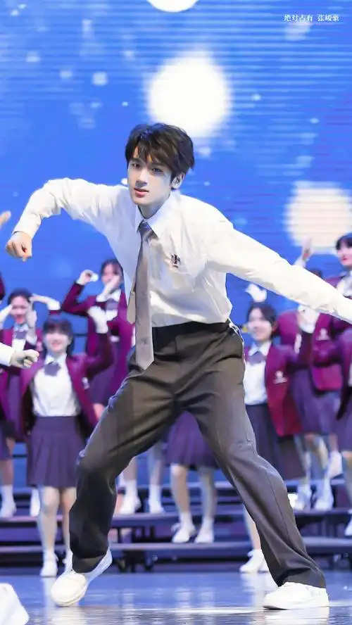 tf家族-张峻豪#张峻豪 玩转舞台实力ace