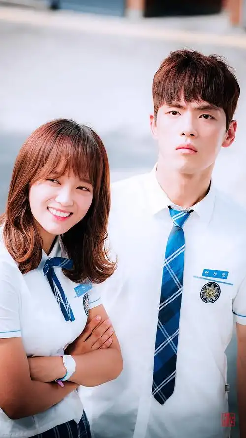 学校2017金正贤金世正壁纸