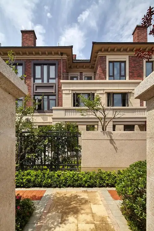 2014项目类型:别墅设计参考价:￥25/㎡开发商:保利发展项目名称:合肥