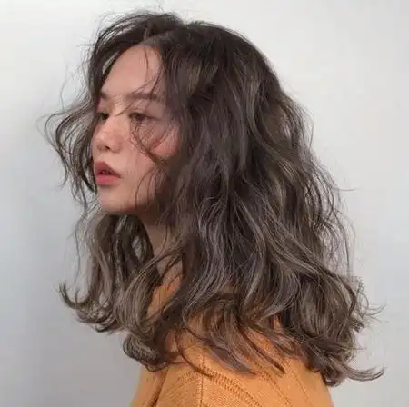 推荐五款慵懒卷发,减龄又性感 - 北京辉艺美发学校