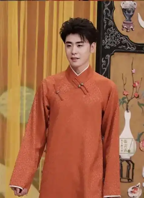 辫哥儿张云雷大褂秀#张云雷 #张小辫儿 #二爷张云雷 - 抖音