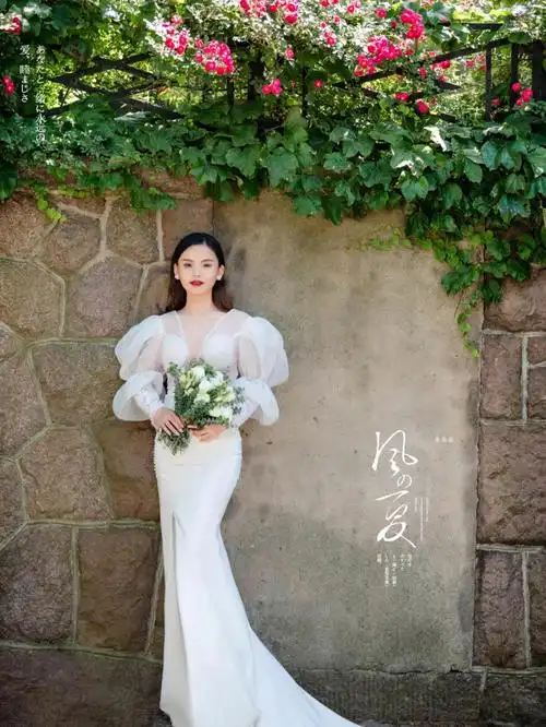 想不想体验浪漫的网红婚纱照风格看这里青岛婚纱照