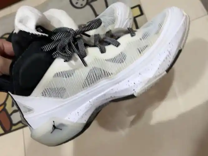 偷闻邻居188体育生46码的篮球鞋白袜