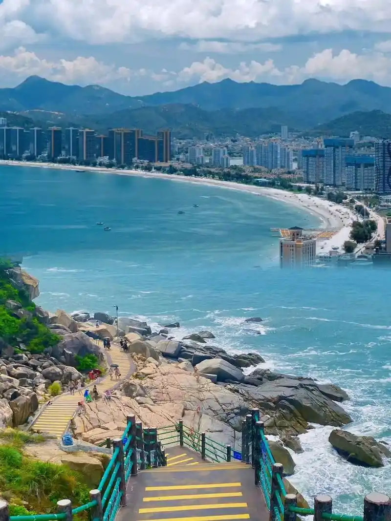 05地点:广东省惠州市惠东县双月湾沙滩.