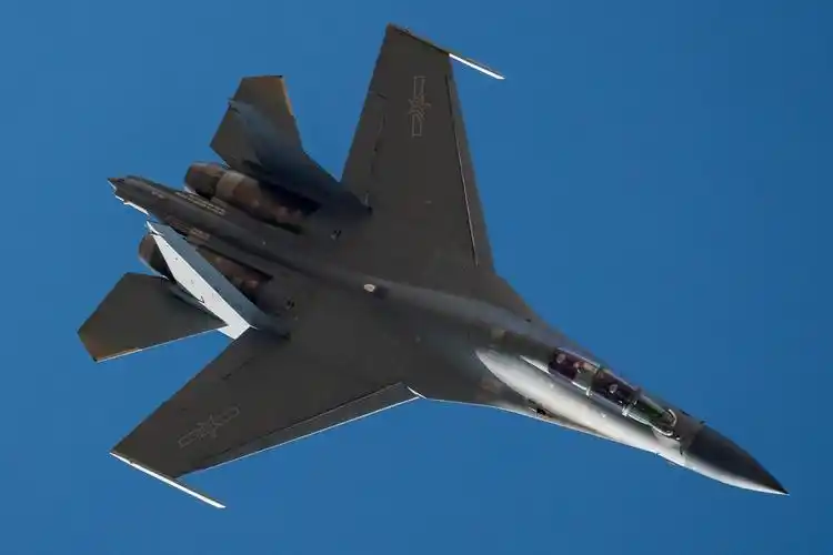 歼16战斗机资料图5