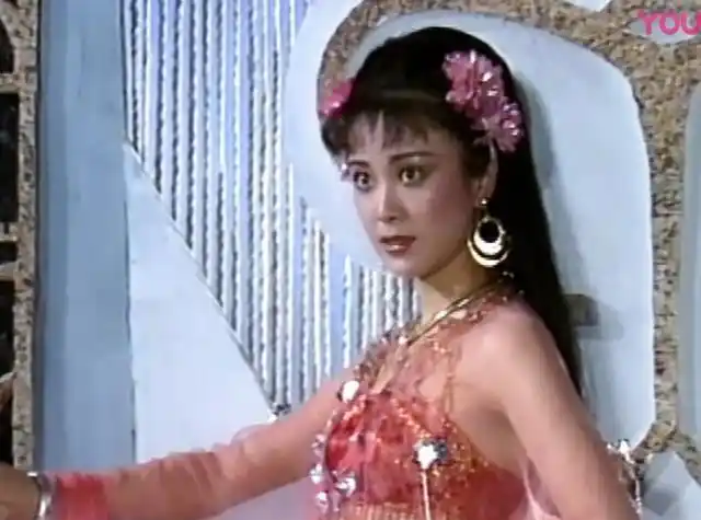 90版《封神榜》:女主傅艺伟穿太少,男主坦言不敢直视她