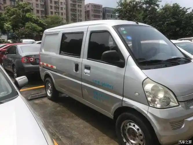 转让个人五菱荣光货运版5座