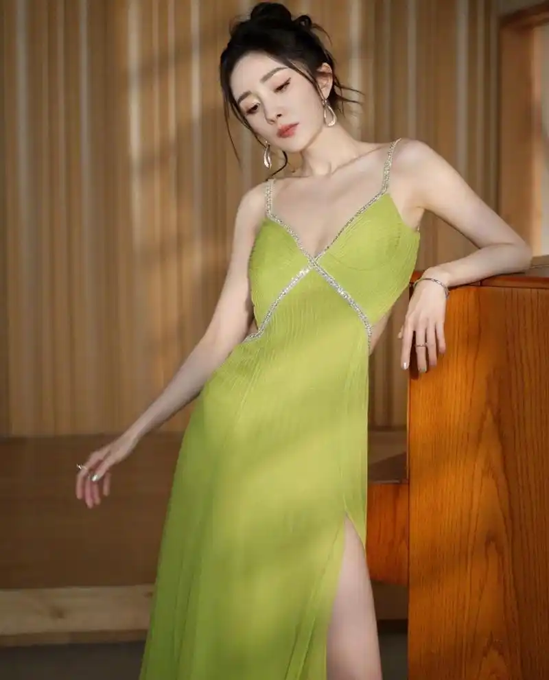 杨幂火辣身材97