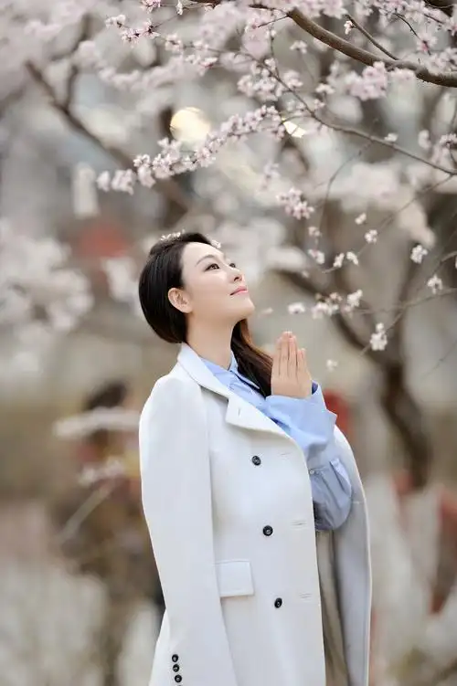 青年歌唱家刘桐唯美写真