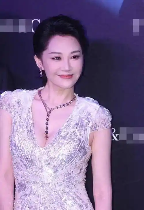 原创看看许晴的身材和气质有多好笑容有多灿烂吧真是女神啊