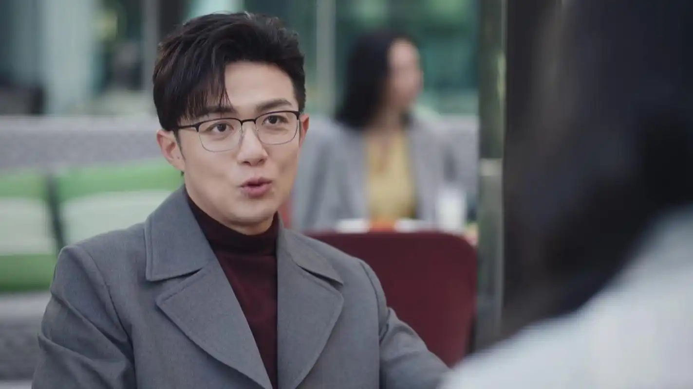 电视剧《好事成双》中李泽锋饰演的卫明一角,就是这样.