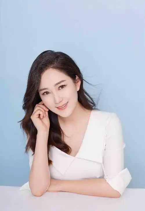 杨小曼个人资料简历和照片 - 实验室设备网