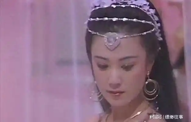 最美妲己傅艺伟59岁痛失独子死因曝光后令网友心疼不已