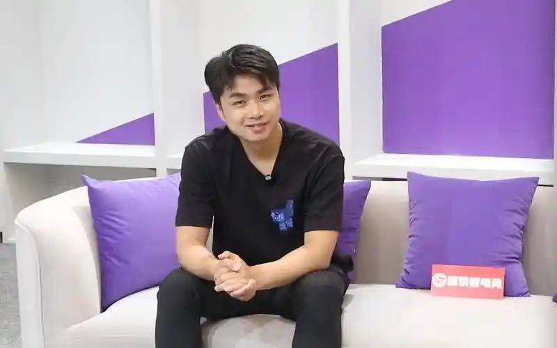 "中国电竞第一人"重回赛场,sky玩王者是什么水平?_李晓峰_荣耀_节目