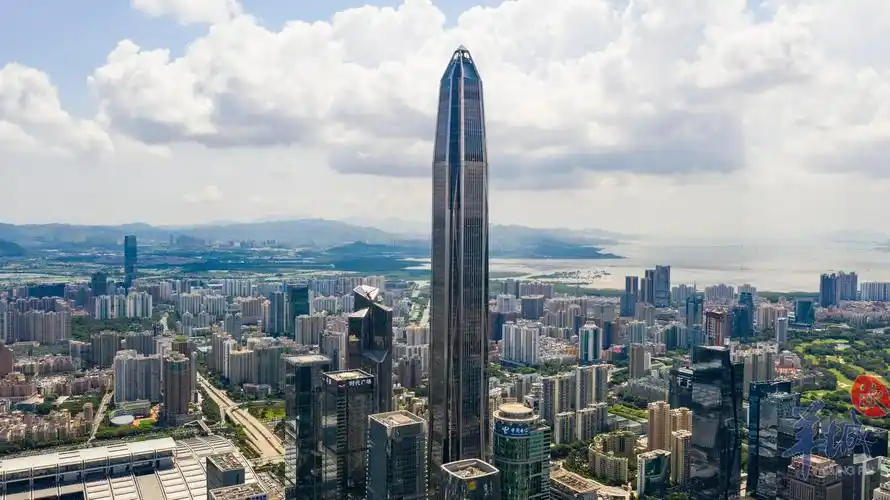 正文  在深圳市政府管理服务指挥中心,100平方米的高清led大屏上,滚动