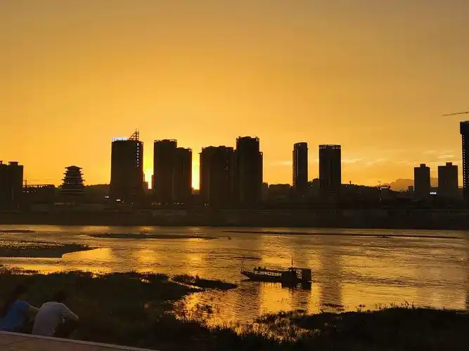 安康市汉江黄昏掠影