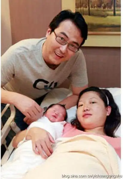 李佳薇vs李超2009年4月,新加坡女乒领军人物李佳薇与药业大王李超在