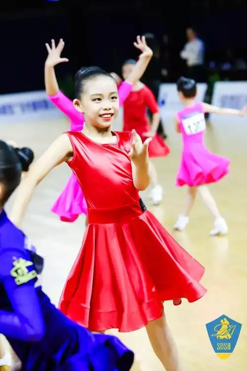 8岁以下女子单人精英组拉丁舞决赛10岁以下女子单人精英新秀组拉丁舞