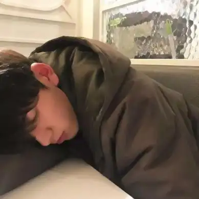 15岁小哥哥照片头像15岁左右的帅气小哥哥图片头像