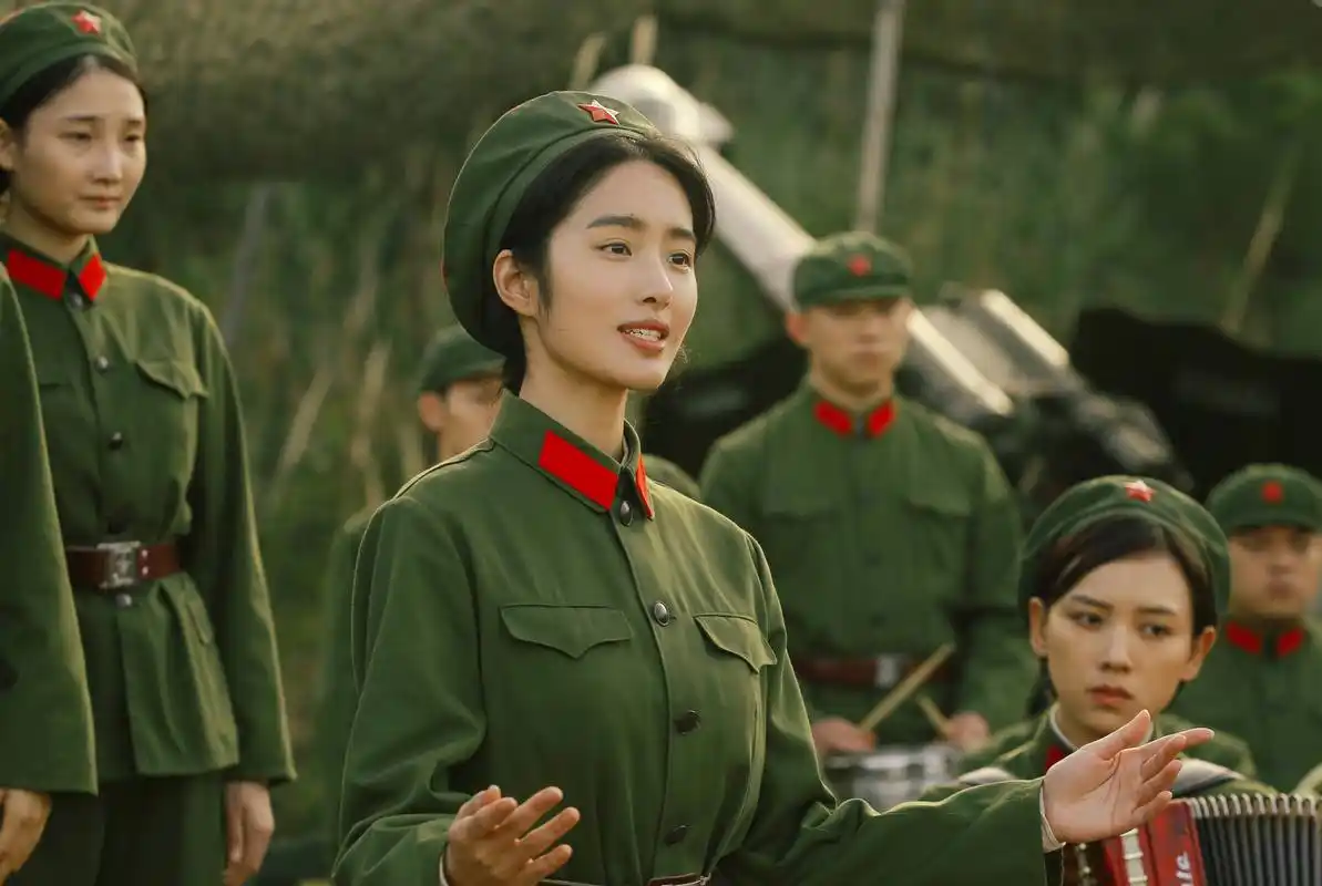 《芳华》中的故事是连贯的,情感却是缺失的