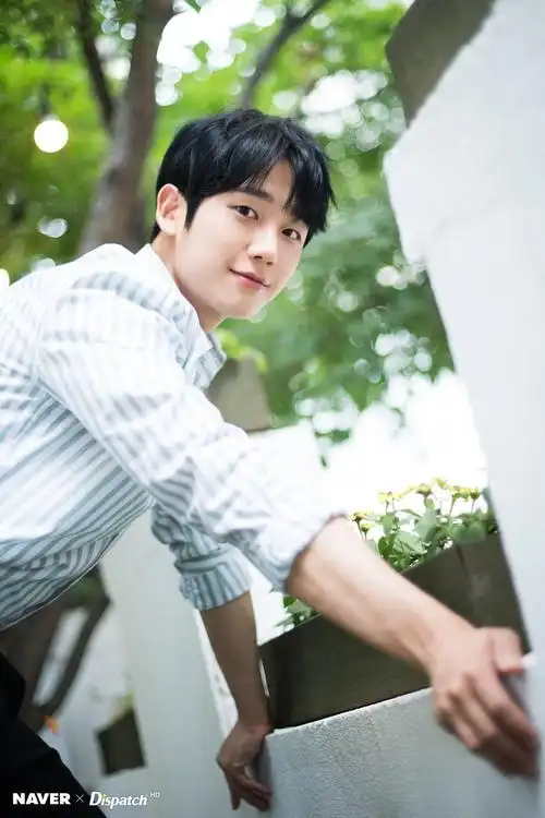 丁海寅高清写真曝光笑容暖化人心春夜本周将迎大结局组图