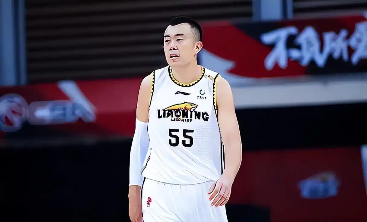 韩德君专访愧疚家人总结季后赛之旅表态全队态度冲n个冠军