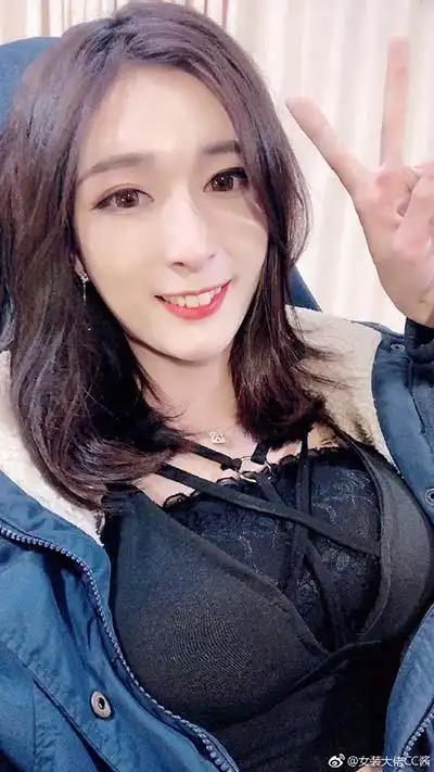 回形针警告 女装大佬cc酱