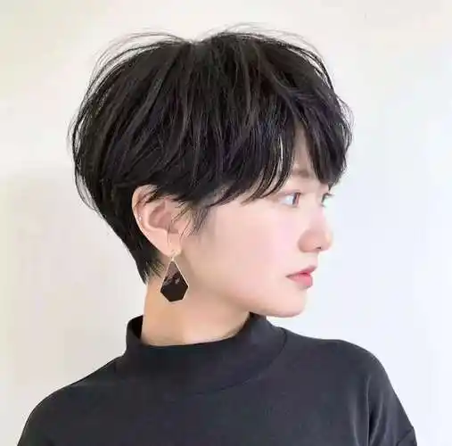 30一40岁女人减龄发型(30岁以上女人短发显年轻类型)-四五百科