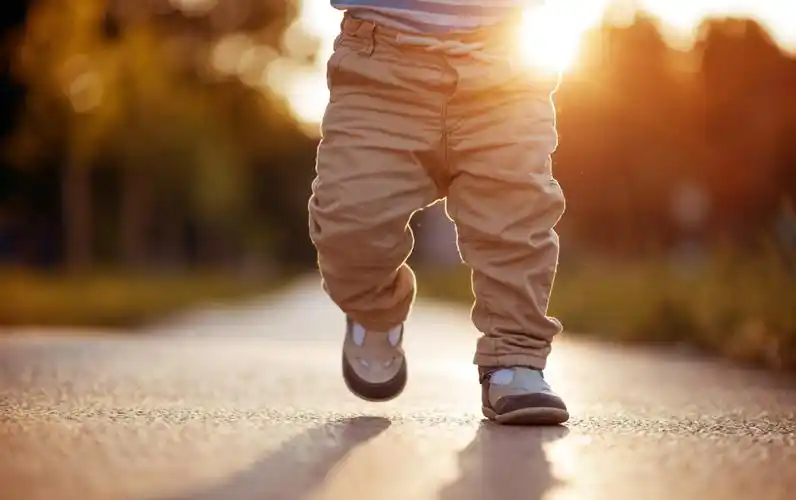 宝宝走路"早晚",跟智商"高低"有关?科学研究这样说