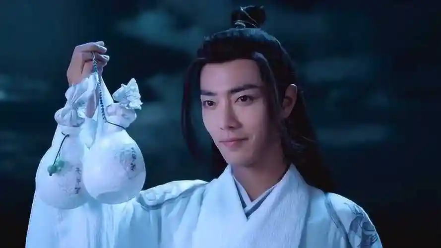 魏婴屋顶饮酒遇蓝湛肖战王一博二人屋顶大战