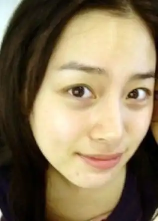 韩媒曝女星金泰熙过去素颜照片