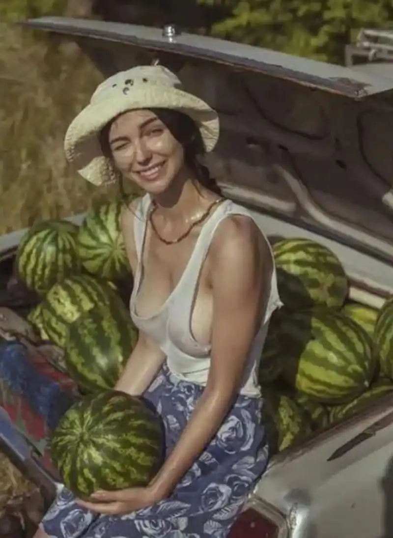 2019年,乌克兰摄影大师戴维·杜可风的一张摄影照片,照片中一个漂亮的