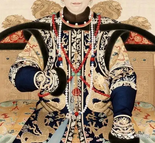 清代后妃礼服:《如懿传》可能是主角光环最大的古装剧了 | 剧说服饰史