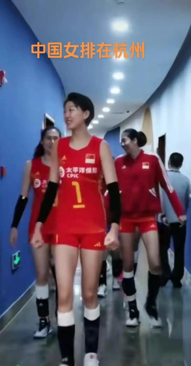 中国女排队长袁心玥身高2.02米9899 - 抖音