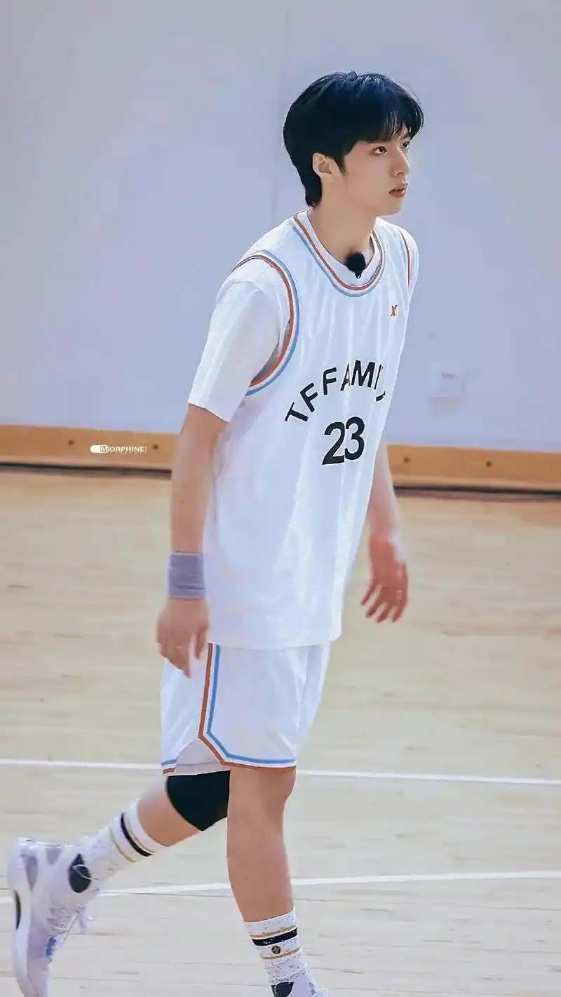 文哥打篮球真的好帅#刘耀文 #源祺a - 抖音