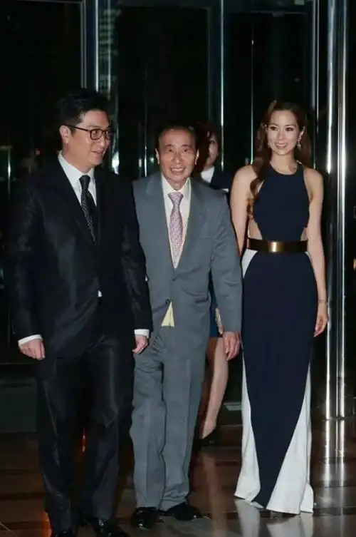 徐子淇不愧是最受宠千亿媳妇随公公见世面真空上阵毫不避讳