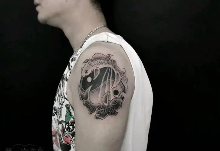 双鱼座纹身图片肩部手臂腿部传统动物鱼成品纹身图案