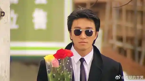 "一位被才华掩盖了颜值的男人"!