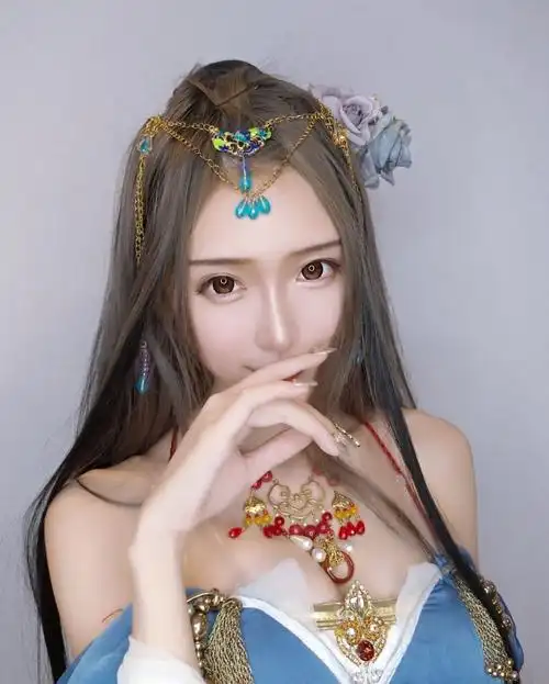 一下:腐团儿是一个斗鱼的女主播,被很多水友称为斗鱼最美女主播之一