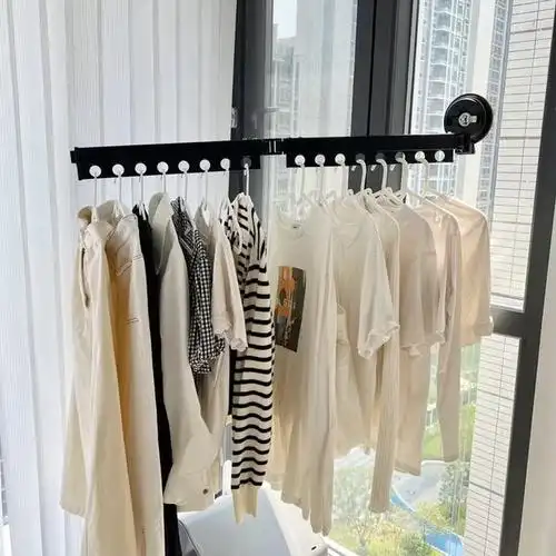 大多数传统家庭中,阳台最日常的功能是晾衣服.